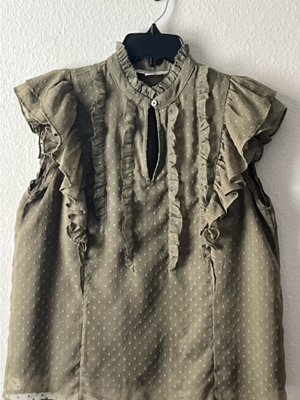 LOFT Cute Olive Ruffle Swiss Dot Sleeveless Blouse, Size S‎